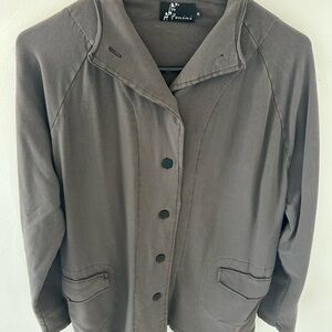 Fenini Taupe Blazer, Women’s Small
Fits more like a Large (runs big)